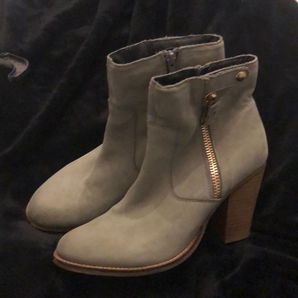 Aldo grey suede bootie